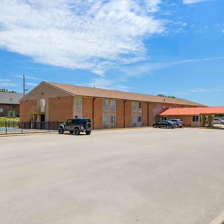 Econo Lodge Emporia Exterior photo